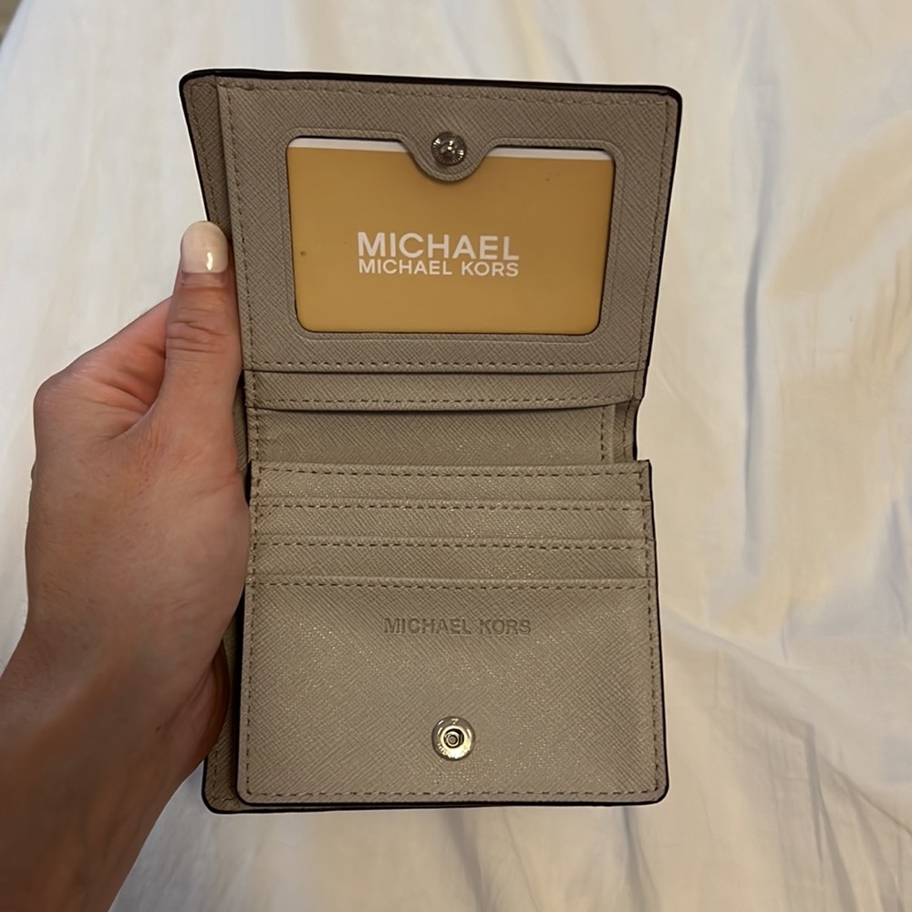 Never used Michael kors grey wallet - Picture 2 of 5